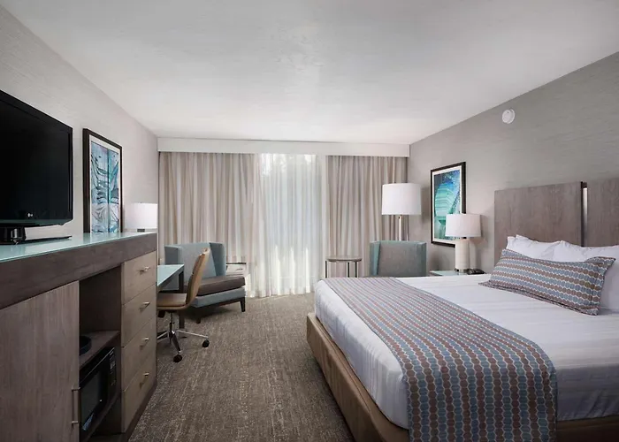 Best Western Plus Agate Beach Inn